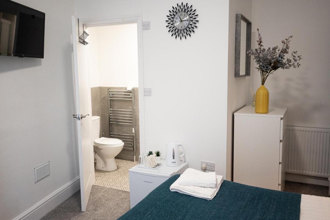 Elmo River Studios - 6 En-Suites In Wallasey - Easy Parking - Short And Long Stays Welcome Экстерьер фото