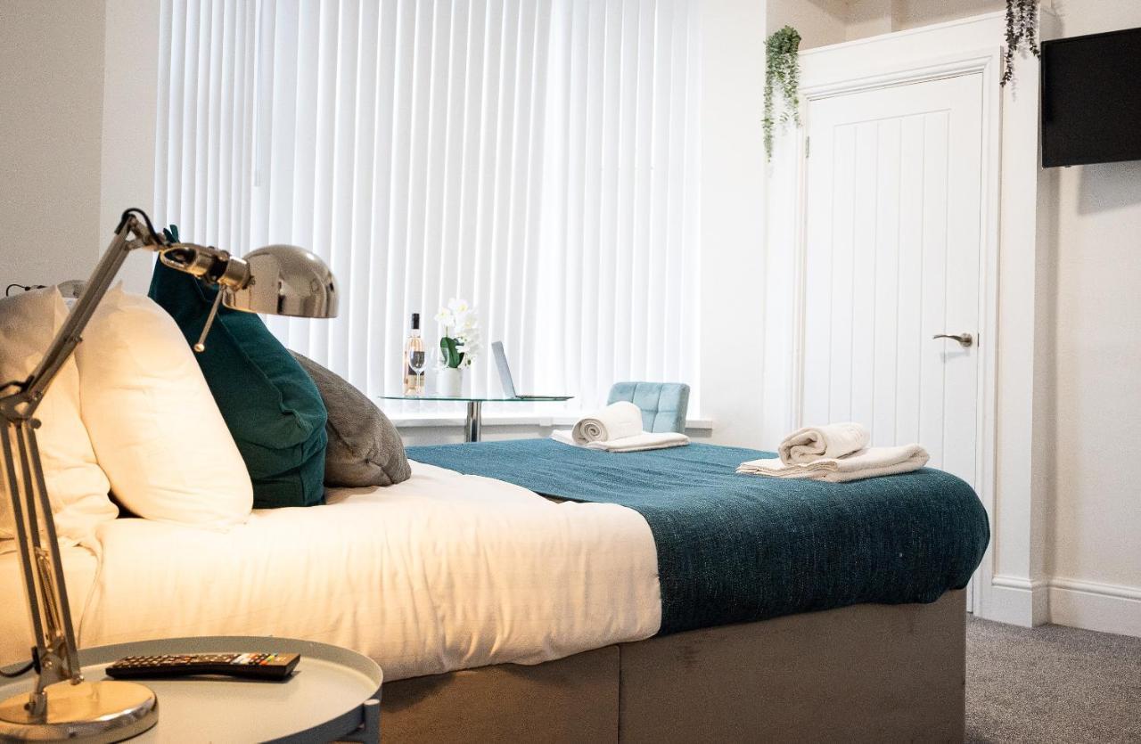 Elmo River Studios - 6 En-Suites In Wallasey - Easy Parking - Short And Long Stays Welcome Экстерьер фото